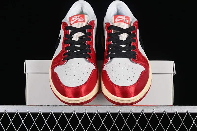All categories Air Jordan Jordan series basketball shoes Air Jordan 1 Low Z version Trophy Room x Jordan 1 Low OG "Away" AJ1 Joe 1 Jordan's son low-top cultural casual sneakers FN0432-100